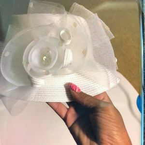 MOVING SALE NO HAGGLING WOMEN DEBORAH FASHION WHITE/IVORY CHURCH FANCY ROSE HAT.